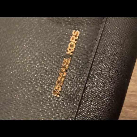 Michael Kors jetset travel smart phone bag - Picture 3 of 4